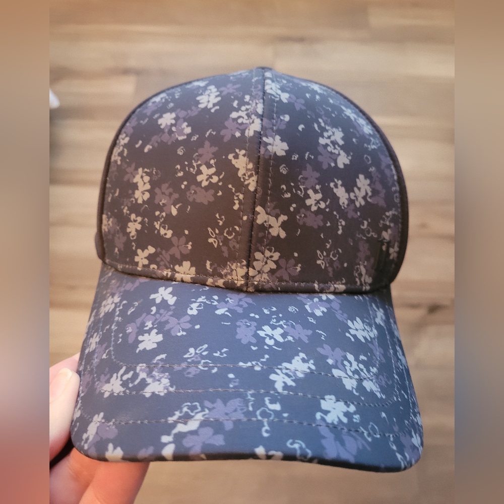 Walter Hagen Floral Ballcap